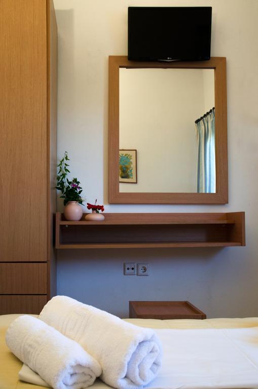 Yialos Studios-Apartments Makrýgialos Dış mekan fotoğraf